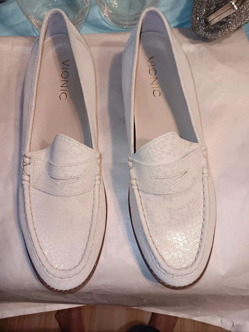 Vionic Womens Beige And Gold Loafers Sz 8.5 Clean Sparkly Comfort